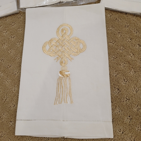 Linen Hemstitched Hand Towels - Picture 3 of 4